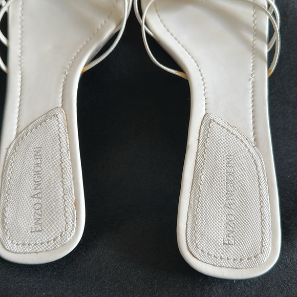 Enzo Angiolini kitten heel white strappy sandals - Picture 4 of 10